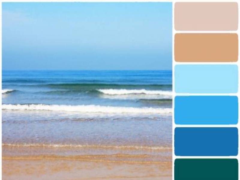Παραλία με όμορφη θάλασσα και παλέτα χρωμάτων