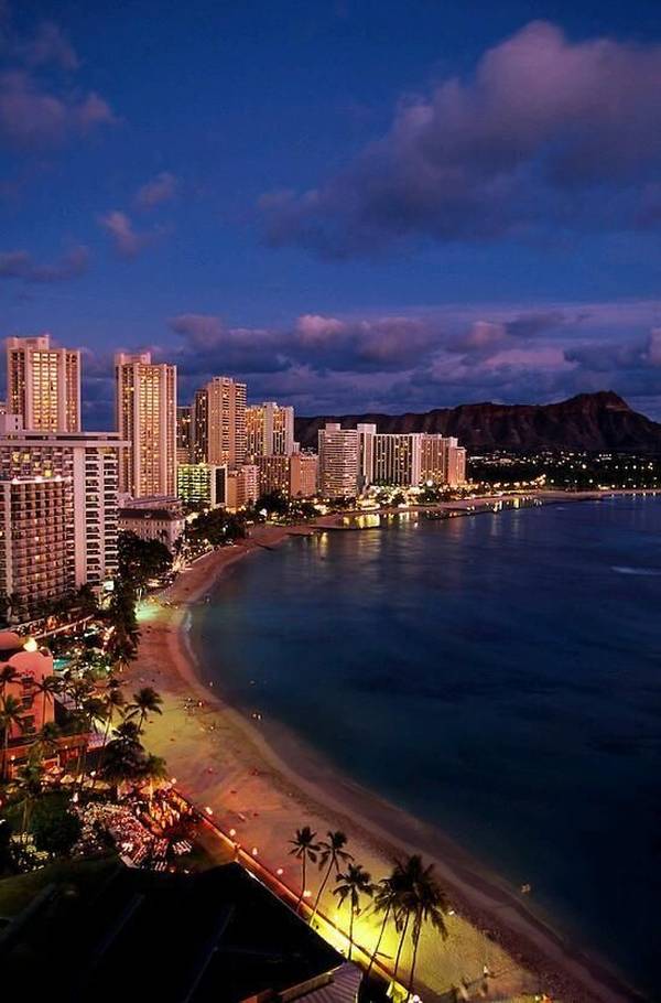 Οι ουρανοξύστες στην παραλία Waikiki
