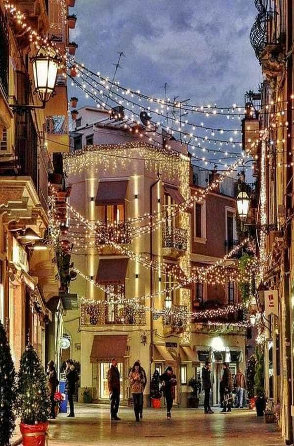 Χριστουγεννιάτικος στολισμός στην Σικελία