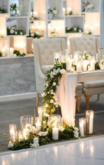 Ρομαντικό τραπέζι γάμου με κεριά
