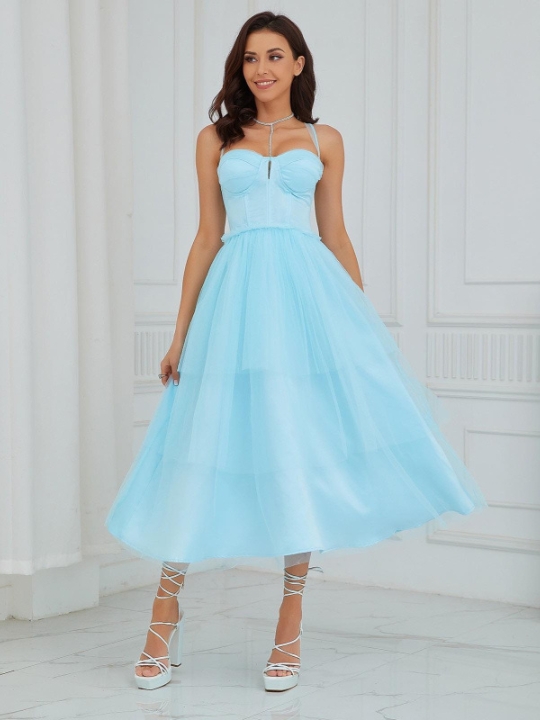 Γαλάζιο τούλινο φόρεμα με δέσιμο στην πλάτη
