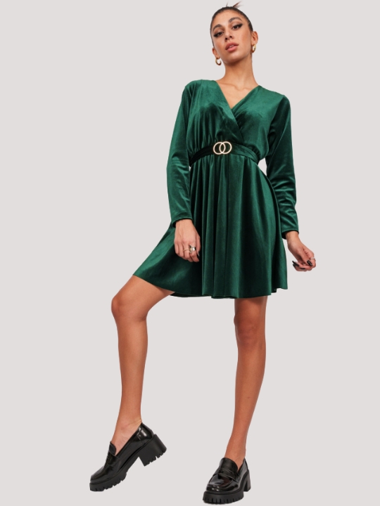 Βελουτέ φόρεμα με ζώνη σε πράσινο χρώμα