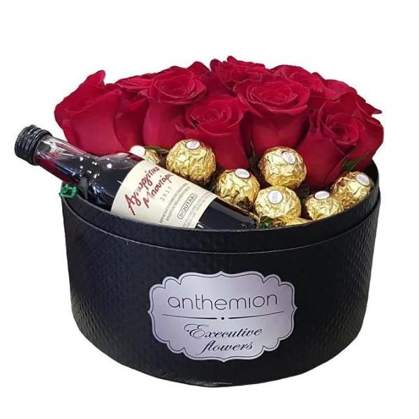 Τριαντάφυλλα, σοκολατάκια και κρασί για Άγιο Βαλεντίνο