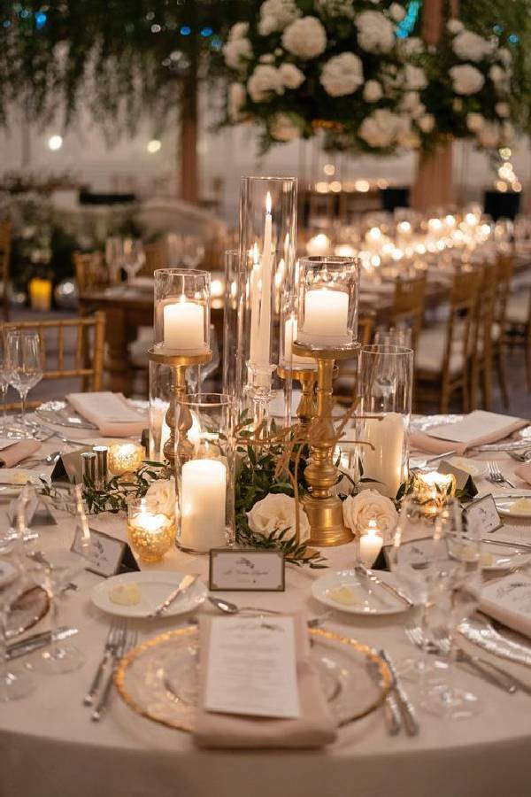 Χειμωνιάτικη διακόσμηση γάμου σε χρυσό με κεριά